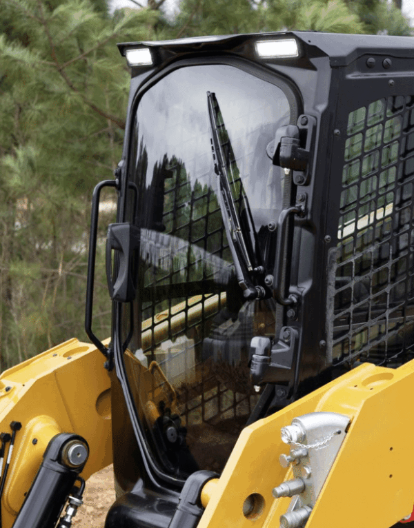 Caterpillar 200 Series Polycarbonate Windshield - Image 2